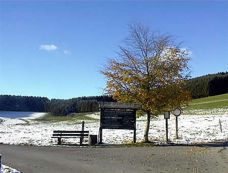 Busfahren zum Nulltarif mit der Sauerland-Card, über 200 km markierte Wanderwege mit Anbindung an den Rothaarsteig, Themenwanderwege wie z.B. Natruwanderweg und Wanderweg "Gelobte Kreuze", Nordic-Walking- Zentrum und -Kurse, Freilichtbühne in Hallenberg, und, und, und... 